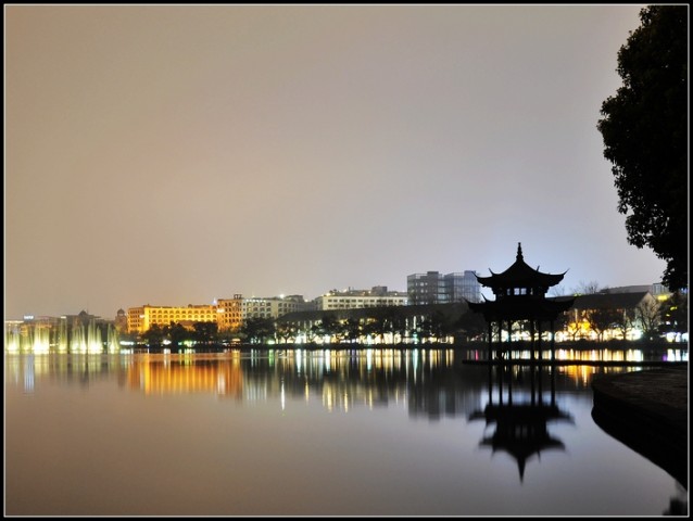 西湖夜景1.jpg