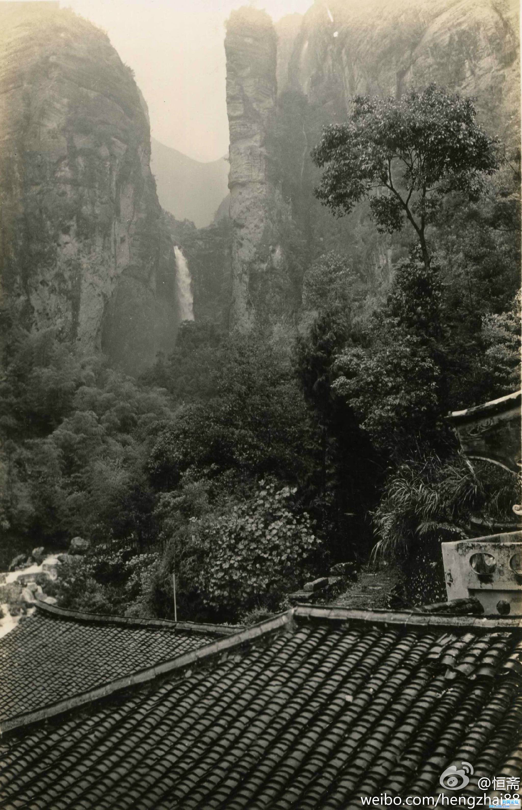 1937年夏，沪上名画家陶冷月来游雁荡山，拍摄照片五十余张，弥足珍贵！图为灵岩景区，.jpg