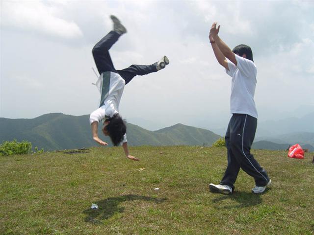 他们在练气功