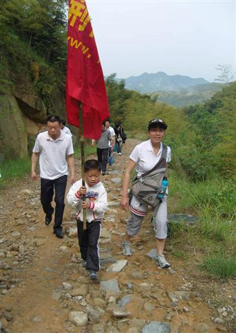 小朋友带头喽