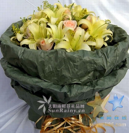 百合-爱在金秋　浪漫花语：有一种眼泪叫难以割舍，有一种凝眸叫不能忘怀，有一种深情叫心碎肠摧， ...