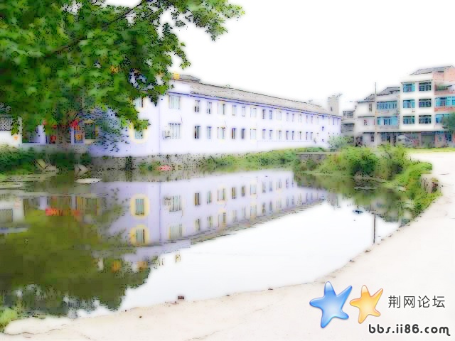 城里湖（水墨）.jpg