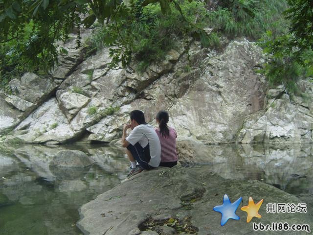 在偷吃,哈哈.JPG