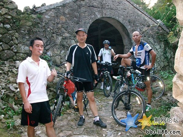 骑行乐清回路于谢公岭头.JPG