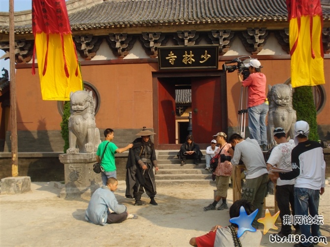在拍少林的戏哦.jpg