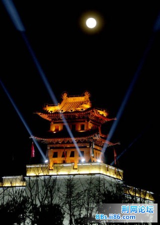 2009年2月9日，沈阳，夜空中现52年来最大最圆的元宵月。.jpg