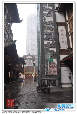 重庆洋人街,依山傍江,