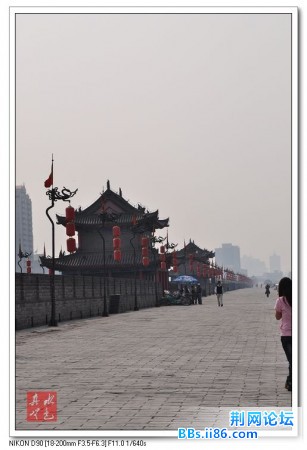 鼓楼城墙上