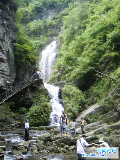 天龙峡的一个瀑布