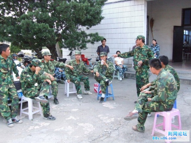DSCF0265教官们在休息.JPG