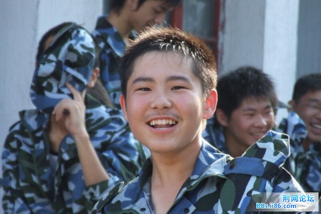 DSCF0164帅哥静女们.JPG